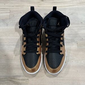 Kids Black and Gold Sneakers - unisex - BRAND NEW